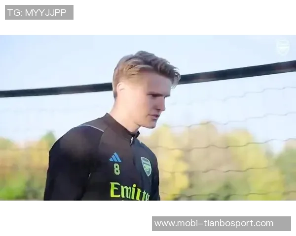 厄德高带伤坚持比赛十分钟后离场预计缺席六周影响七场赛事 厄德高带伤坚持比赛十分钟后离场预计缺席六周影响七场赛事