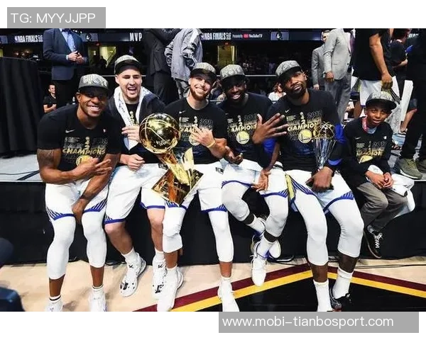 追梦格林回顾生涯前五队友库里克莱希尔德杰克大卫李的精彩瞬间 追梦格林回顾生涯前五队友库里克莱希尔德杰克大卫李的精彩瞬间