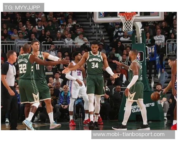 阿伦上半场表现抢眼独得双位数得分助力全队奋战篮下 阿伦上半场表现抢眼独得双位数得分助力全队奋战篮下